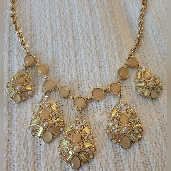 Vintage Costume Jewelry Necklace - Picture 3 of 4